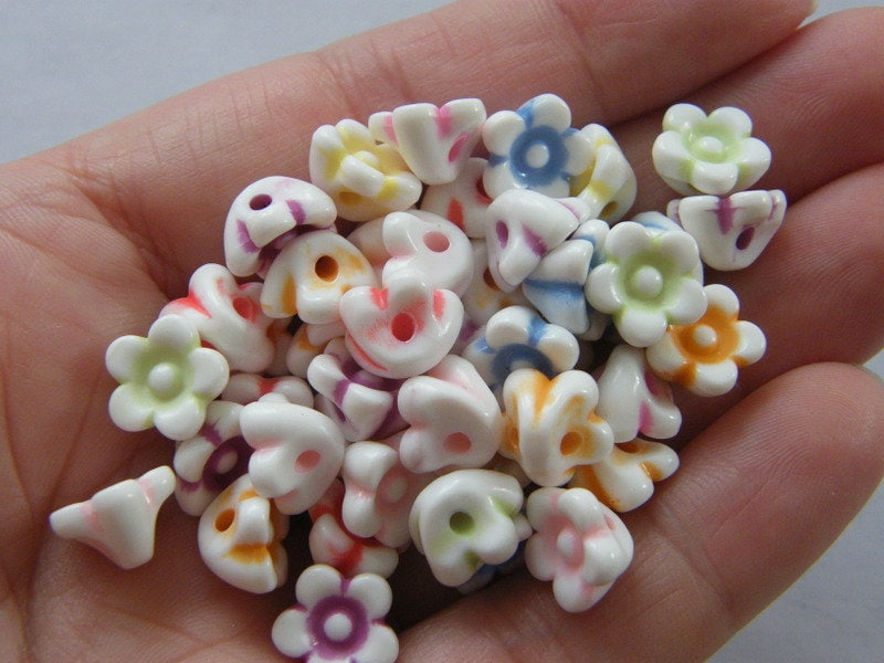 100 Flower beads mixed random acrylic BB515  - SALE 50% OFF