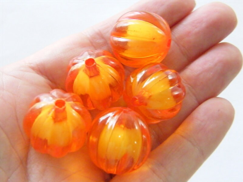 10 Pumpkin beads orange 22mm acrylic HB15