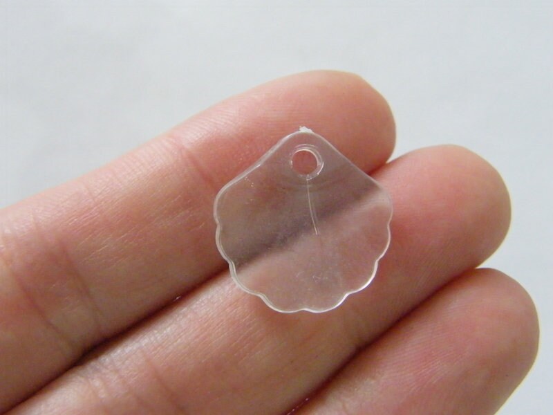 50 Shell faceted charms clear acrylic FF312  - SALE 50% OFF