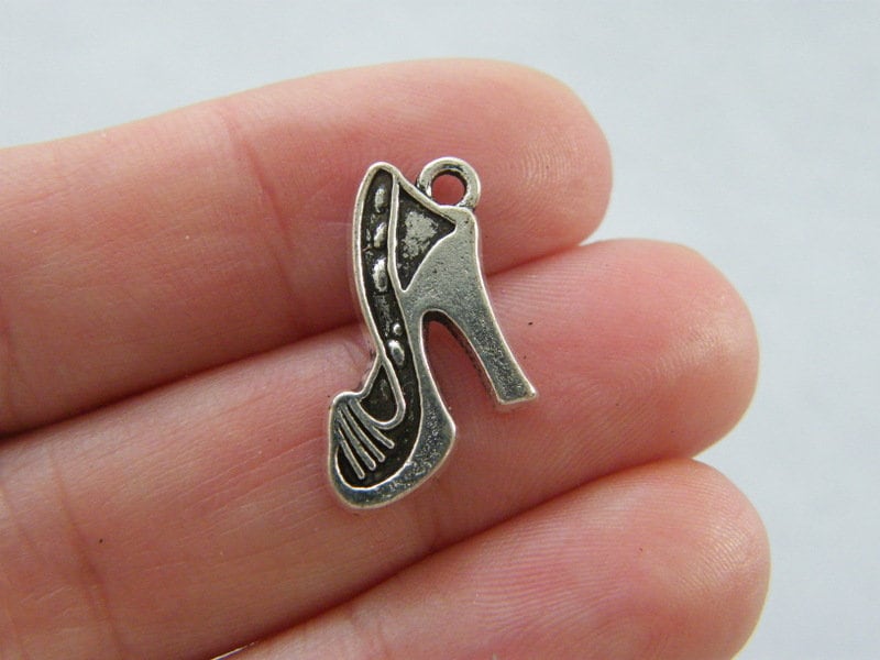 10 High heel shoe charms antique silver tone CA64