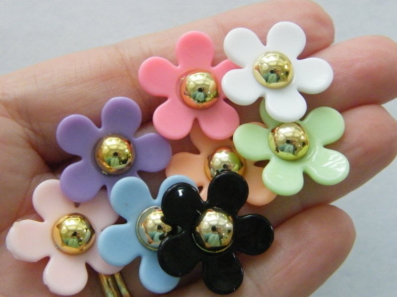 8 Flower beads random mixed acrylic F391