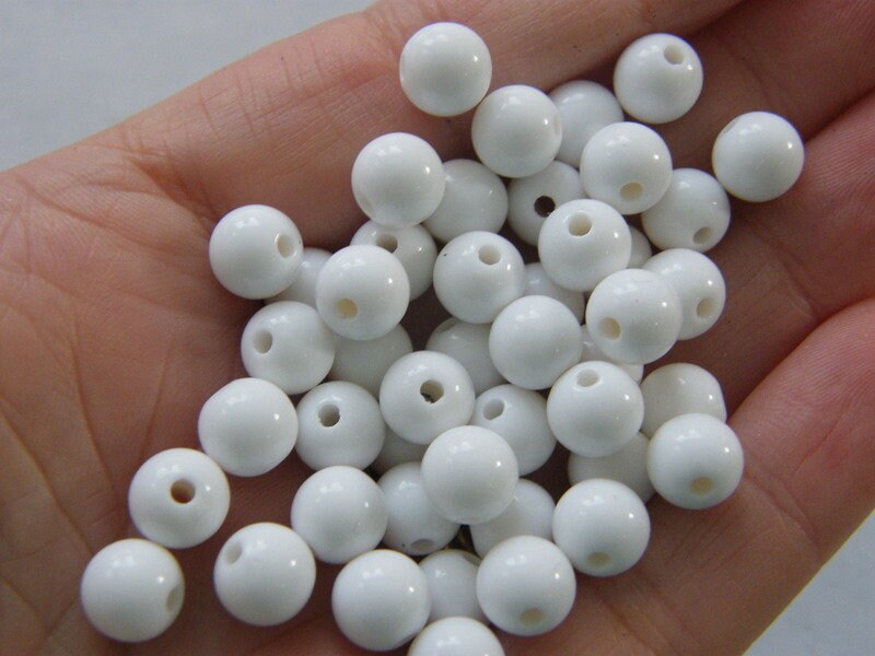 100 White beads 8mm acrylic AB203
