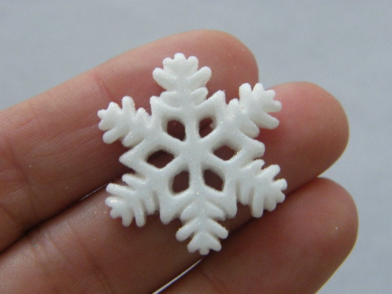 8 Snowflake embellishment cabochons off white glitter resin SF23