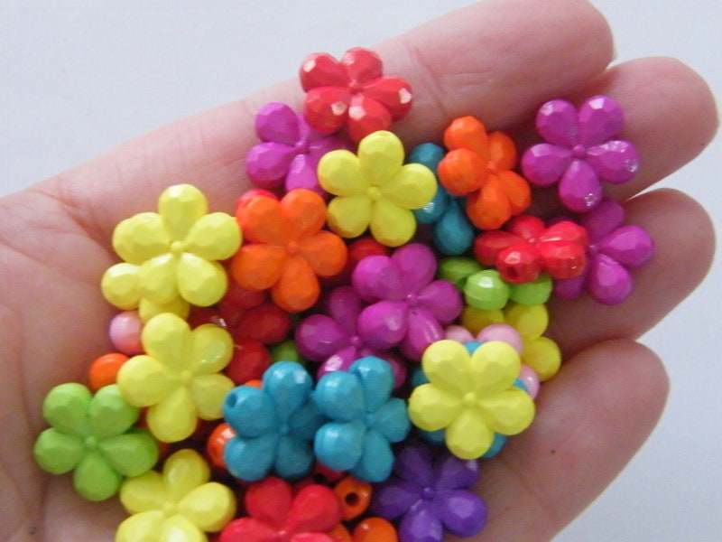 100 Flower beads random mixed acrylic BB561
