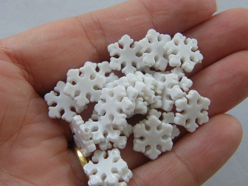 BULK 500 Snowflake beads white acrylic BB512