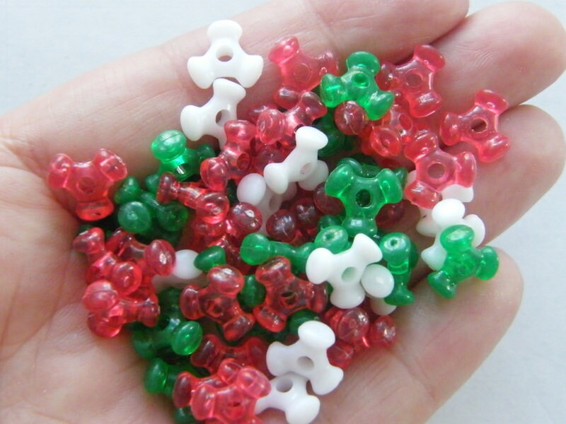 100 Red white and green Christmas beads 10mm acrylic BB521  - SALE 50% OFF