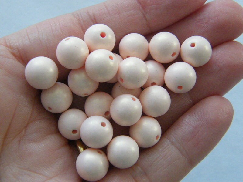 100 Pink beads 10mm pearlized acrylic BB532