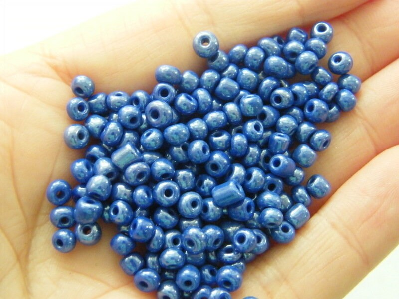 400 Blue lustered glass seed beads SB128