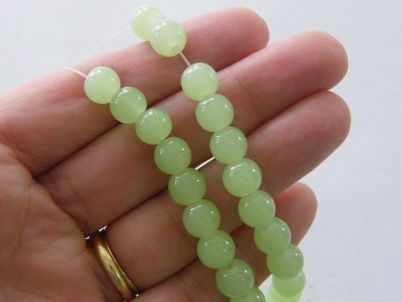 100 Lime green imitation jade beads 8mm glass B219