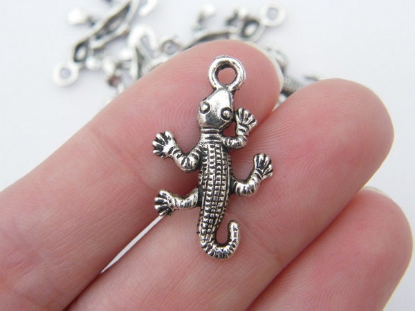BULK 50 Lizard or gecko charms antique silver tone A82