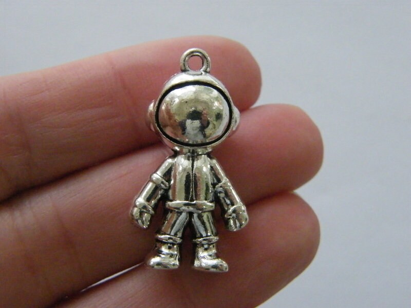 4 Astronaut charms antique silver tone P33