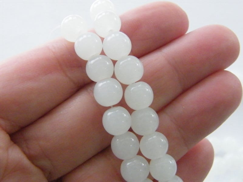 100 White imitation jade beads 8mm glass B216