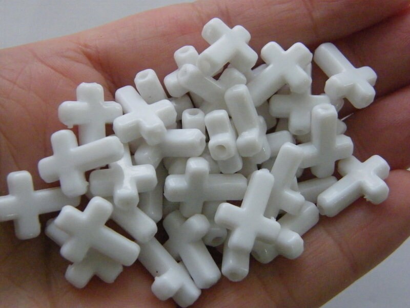 50 Cross beads white acrylic C42