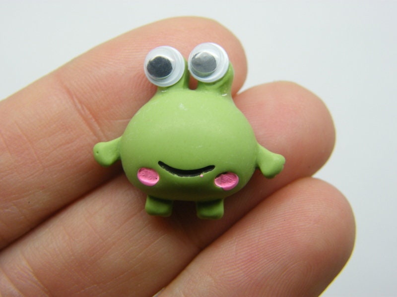 12 Frog embellishment cabochon green resin A1188