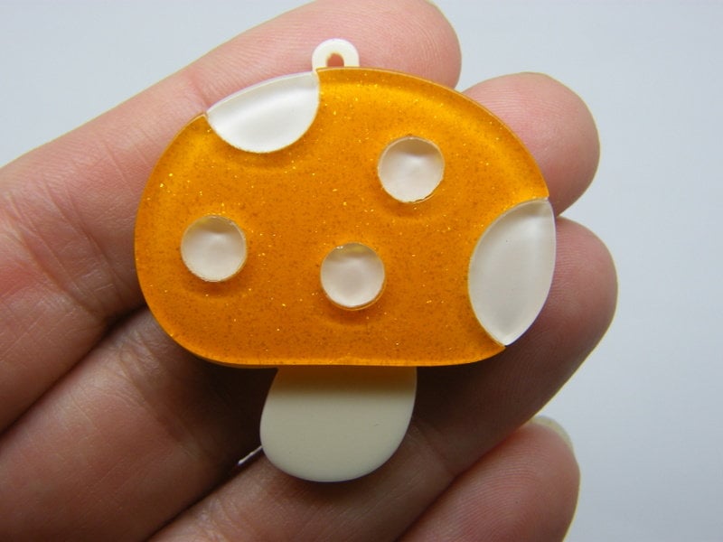 4 Mushroom pendants orange beige resin L212