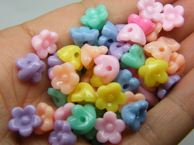 100 Flower beads random mixed acrylic BB733  - SALE 50% OFF