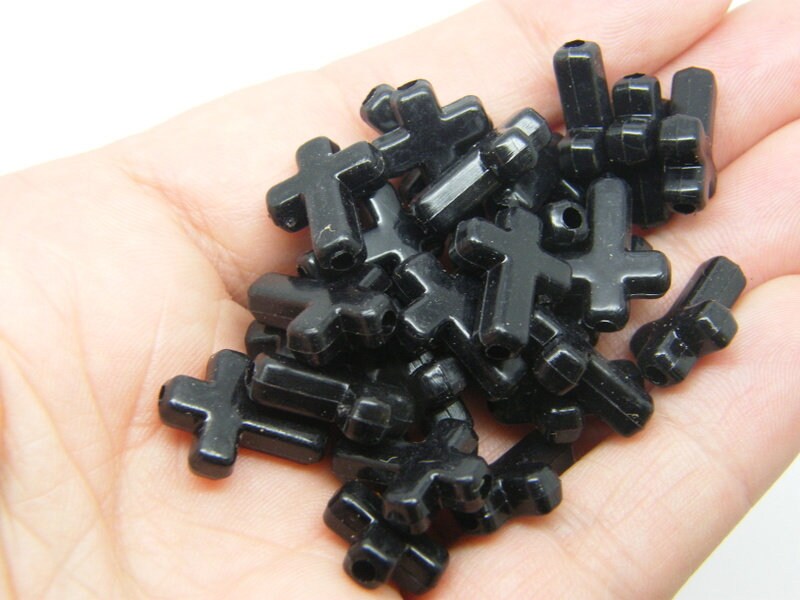 50 Cross beads black acrylic C101