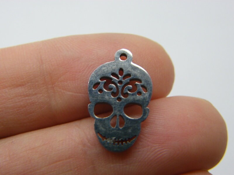 2 Skull charms stainless steel HC187