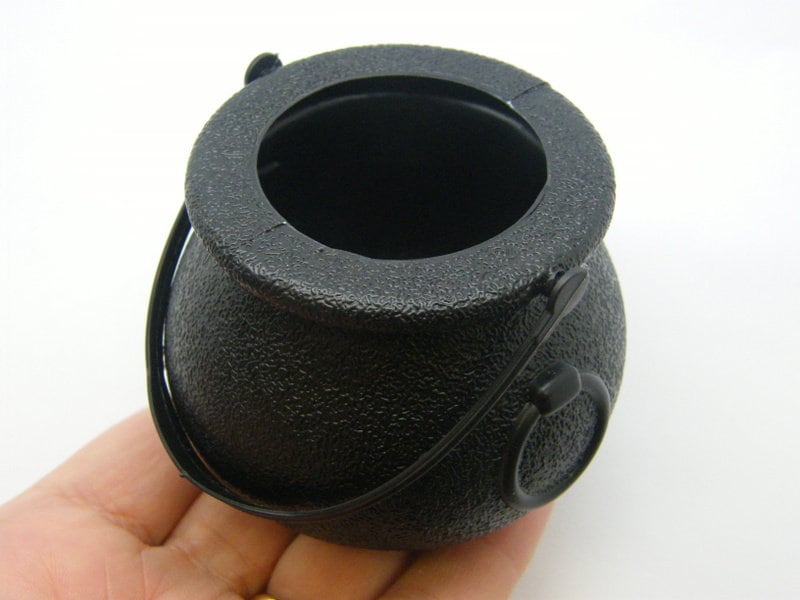 1 Cauldron black plastic HC100