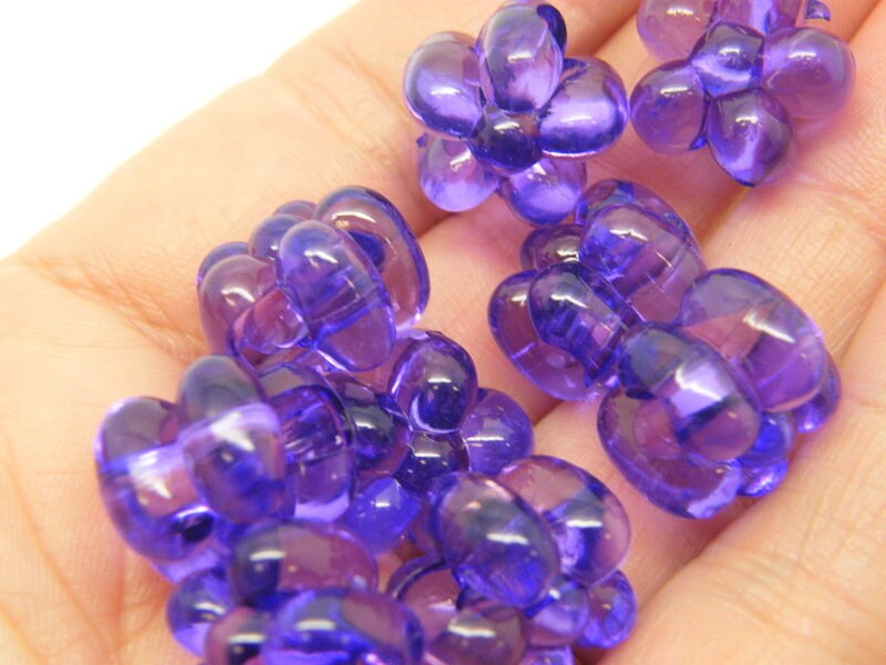 30 Flower beads purple acrylic BB819