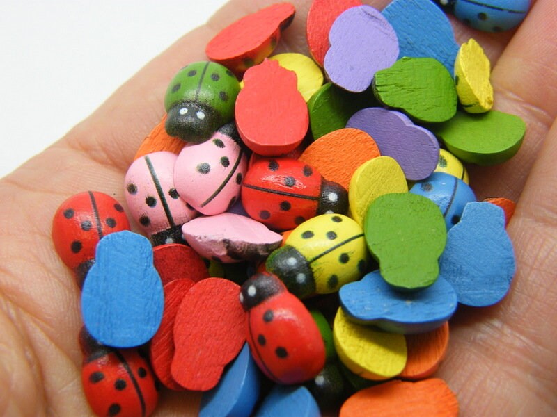 100 Ladybug embellishment cabochons random mixed wood A18