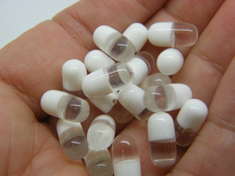 30 Capsule pill embellishment clear white resin MD82
