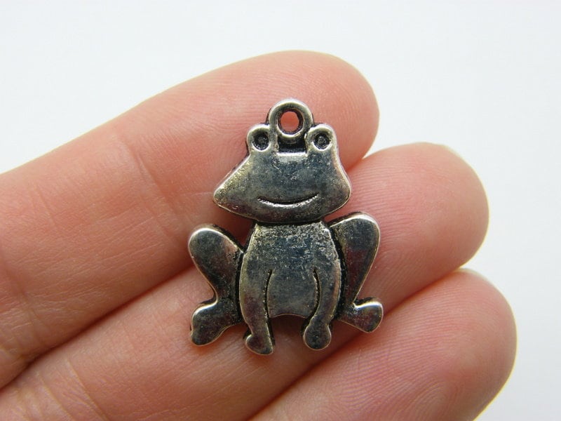 6 Frog charms antique silver tone A958