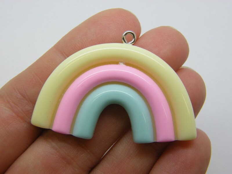 2 Rainbow pendants resin  S171