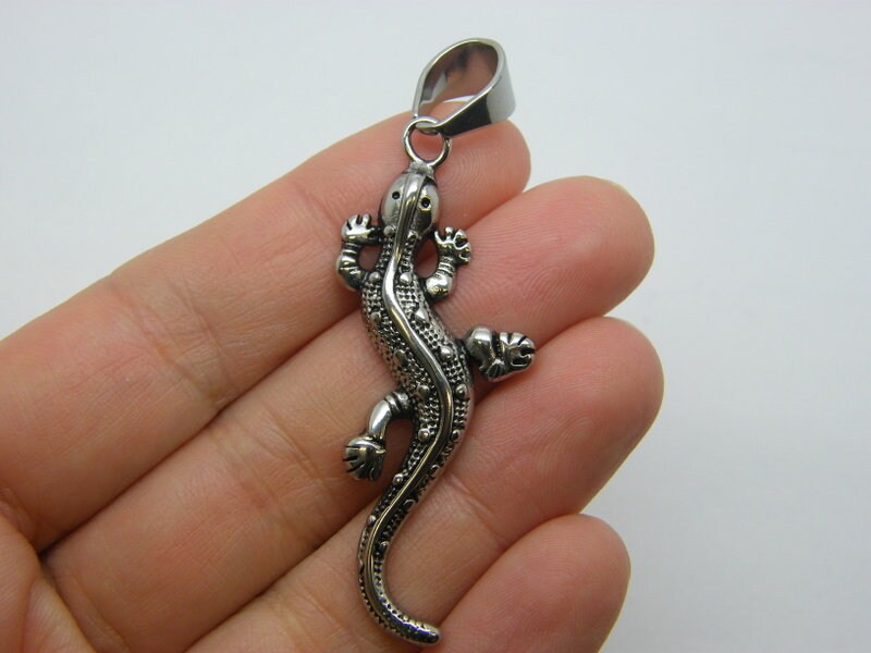 1 Lizard gecko pendant antique silver tone stainless steel A753
