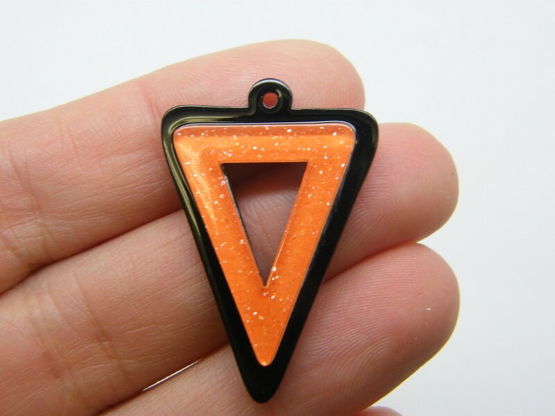 4 Orange on black triangle glitter powder pendants resin M448