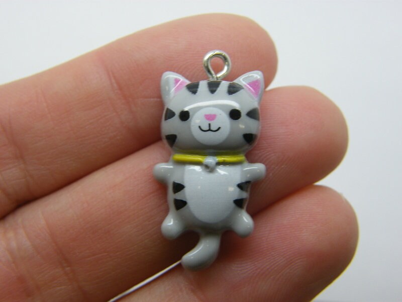 2 Cat charms resin A1166