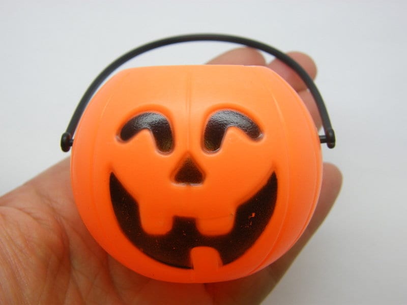 1 Pumpkin miniature Halloween candy bucket plastic