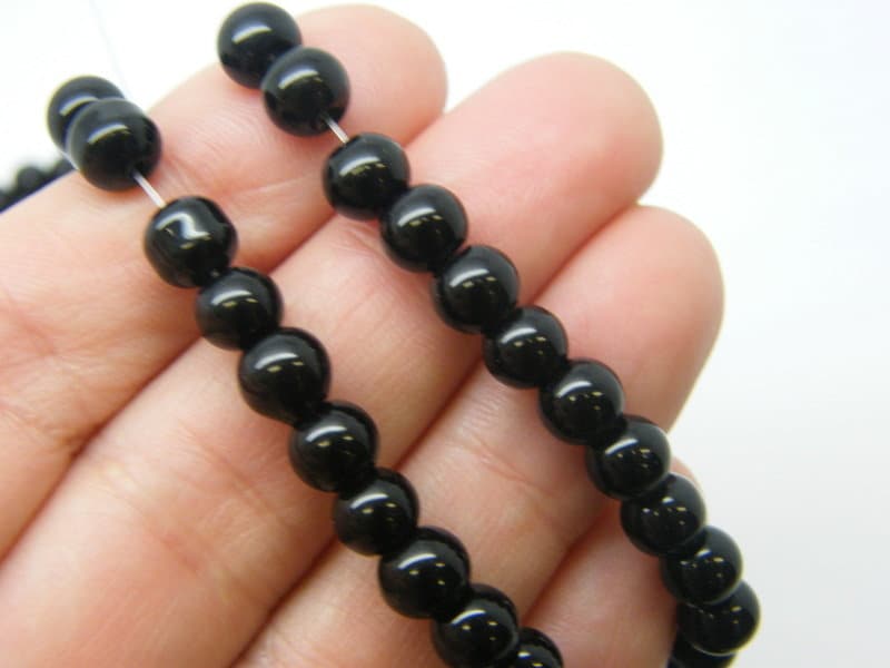 110 Black beads 6mm glass B136