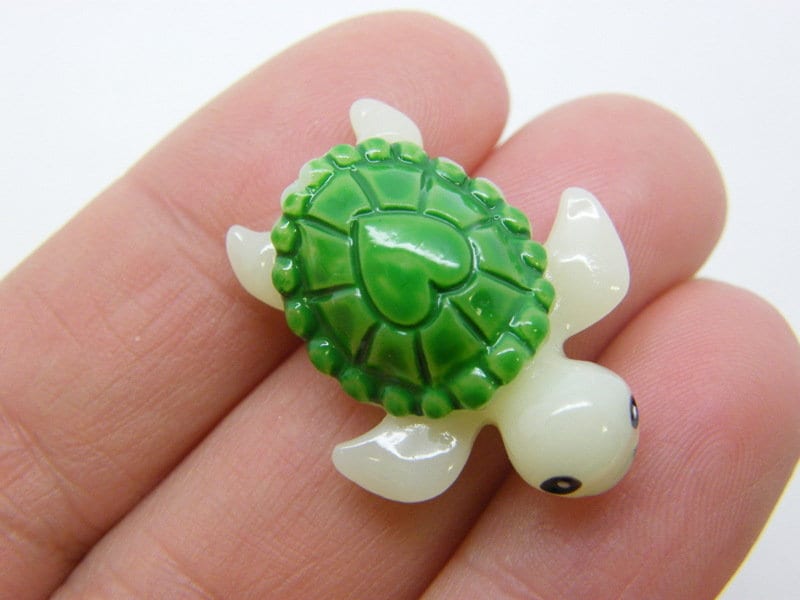2 Turtle miniature green resin FF620