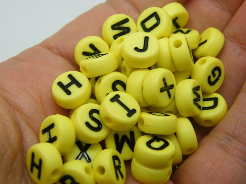 100 Letter beads yellow black RANDOM 10mm acrylic BB847