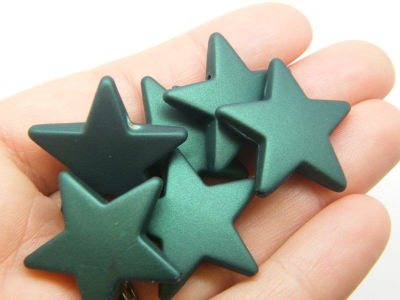 12 Green metallic star beads rubberized acrylic S270