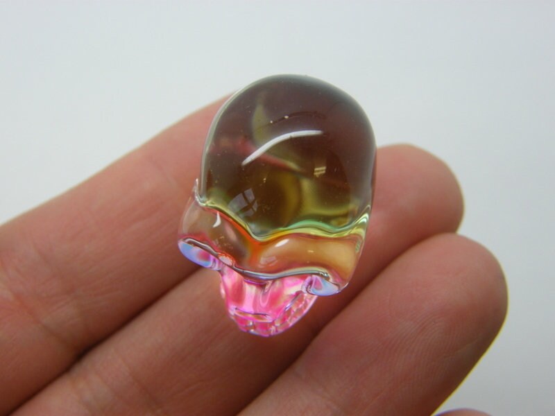 1 Skull embellishment miniature  glass HC547