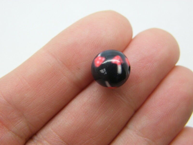 10 Mushroom beads black red white acrylic AB398