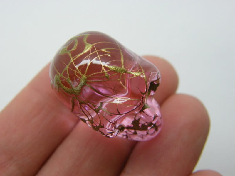 1 Skull embellishment miniature  glass HC546