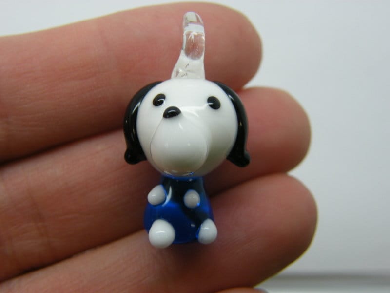1   Dog pendant white black blue  handmade lamp work glass A1063