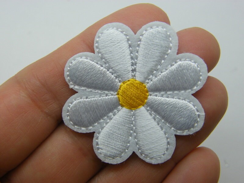 8 Flower daisy patches white yellow embroidered fabric F512