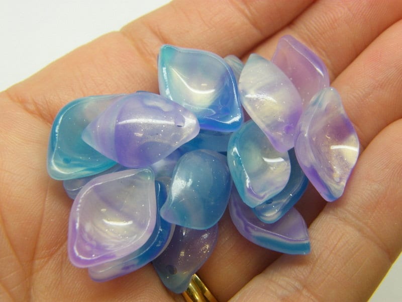 10 Blue purple clear leaf charms plastic  L252