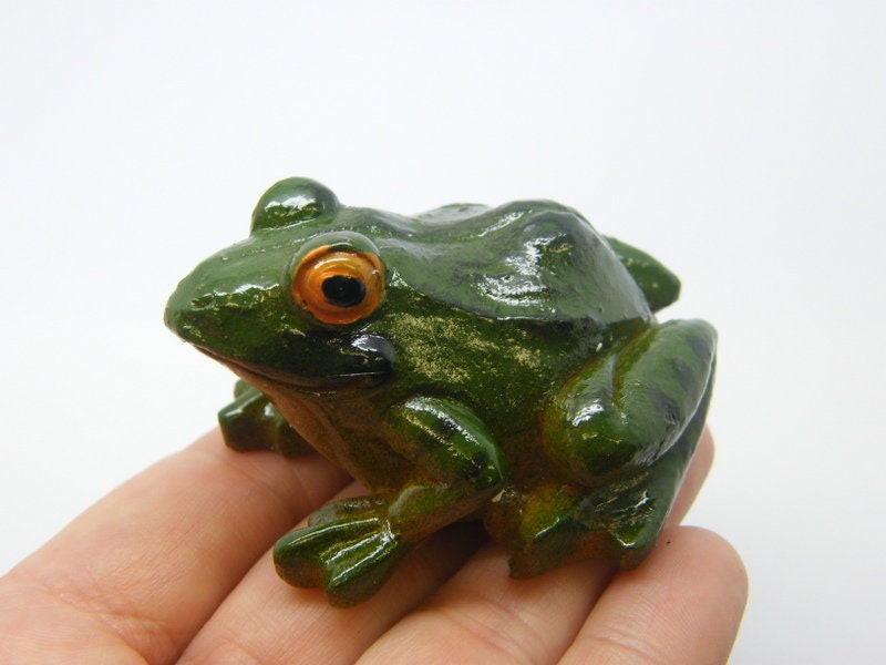1 Frog miniature fairy garden green resin A