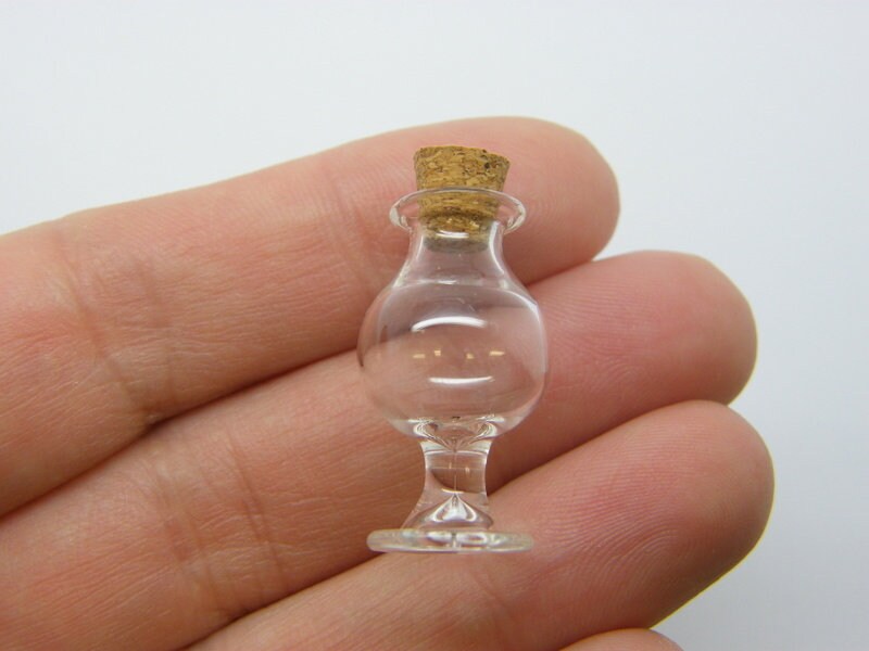 1 Mini glass bottle with cork M595