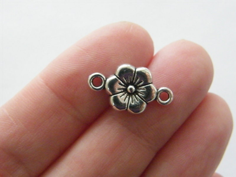 12 Flower connector charms antique silver tone F526