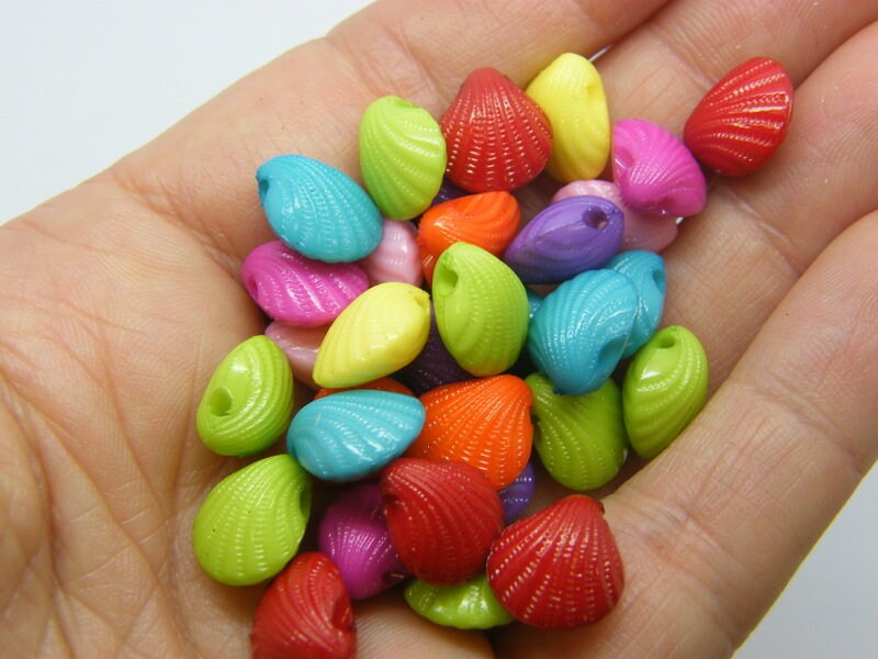 100 Shell beads random mixed acrylic BB685 - SALE 50% OFF