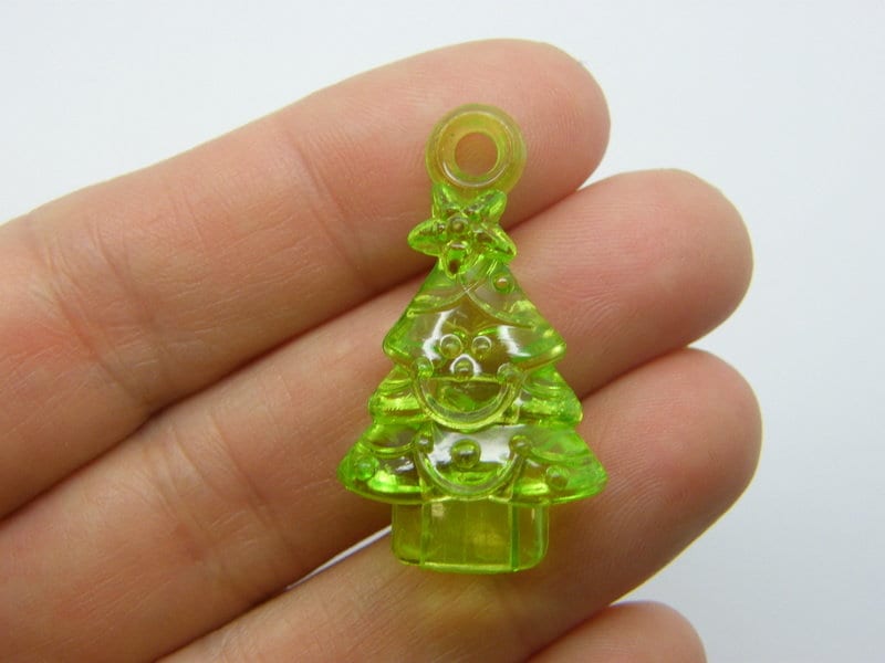 20 Christmas tree pendants green transparent acrylic CT186 - SALE 50% OFF