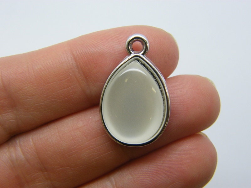 8 Teardrop pendants imitation pearl silver acrylic M46
