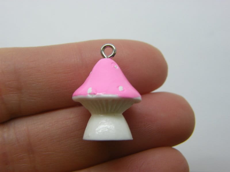 8 Mushroom pink and white charms resin L380