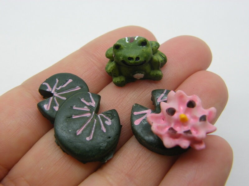 2  Frog lily pad flower 3 part set miniature green pink resin A1102